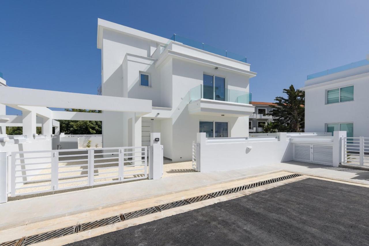 Green Bay Villa #13 Протарас Екстериор снимка