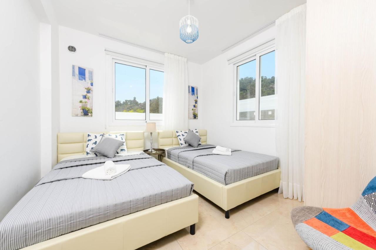 Green Bay Villa #13 Протарас Екстериор снимка